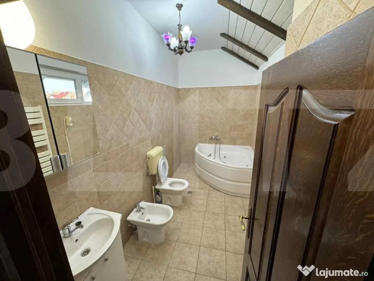 Apartament cu 3 camere decomandat în Ultracentral