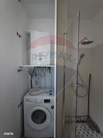 Apartament cu 3 camere semidecomandat în Aviatorilor