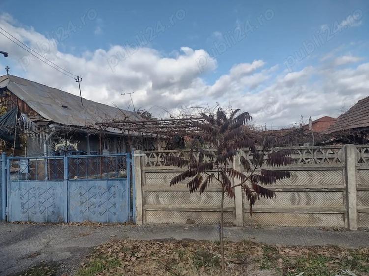 Casă cu 3 camere cu Teren 1000 Mp în Central