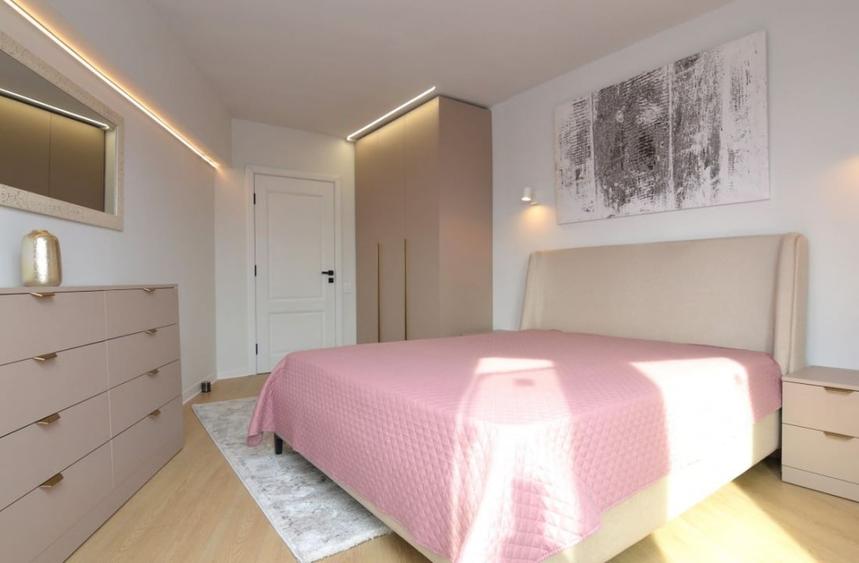 Apartament cu 3 camere decomandat, mobilat în Unirii