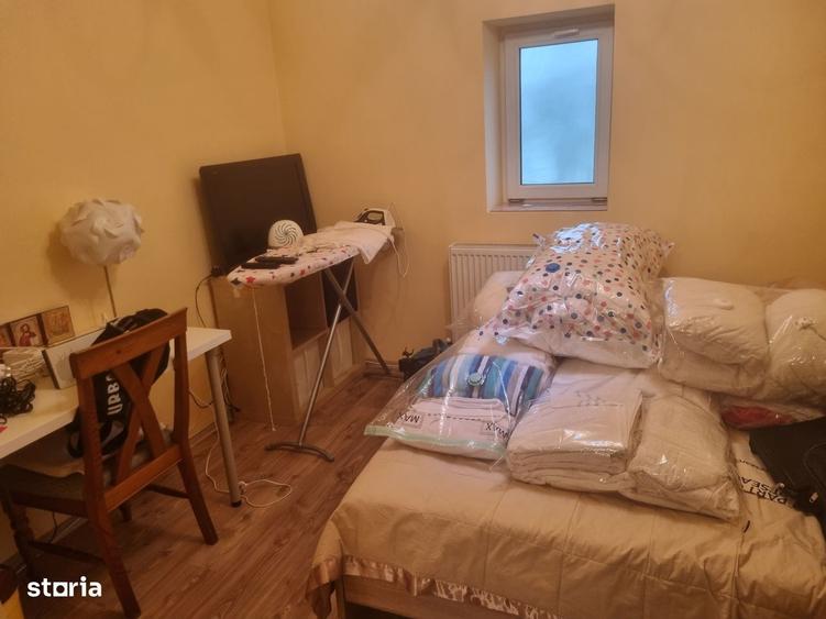 Casă cu 3 camere decomandat în Strei