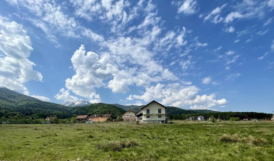 Teren de 1000 mp, în Sâmbăta de Sus