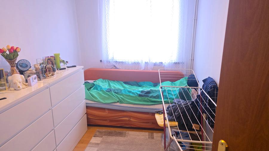 Apartament cu 3 camere semidecomandat în Dacia