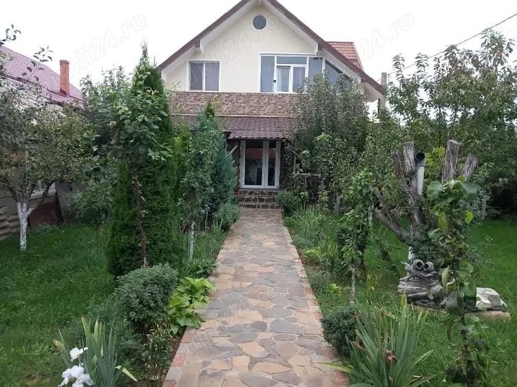 Casă cu Teren 1000 Mp în Dochia