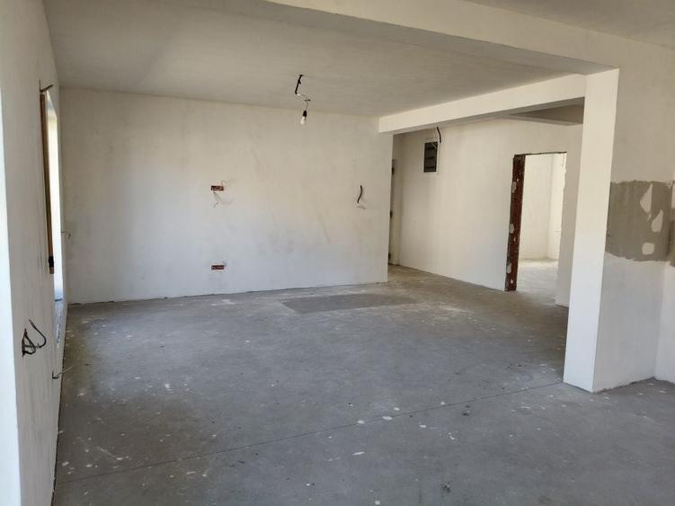 Casă cu 3 camere în Central