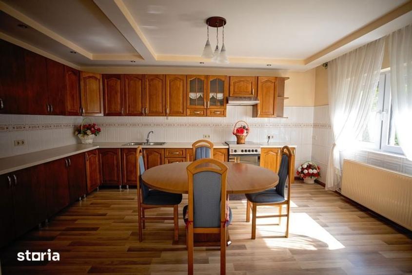 Casă cu 4 camere cu Teren 330 Mp în Lipovei