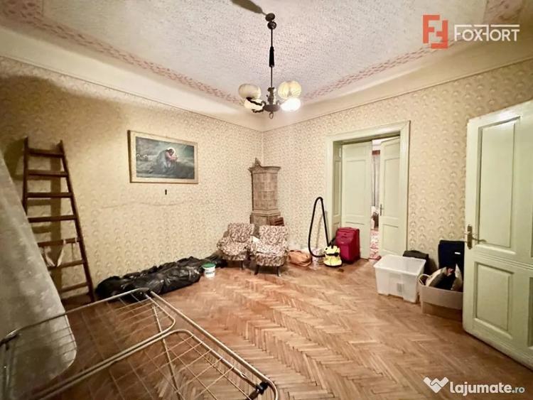 Apartament cu 4 camere decomandat în Exterior Vest