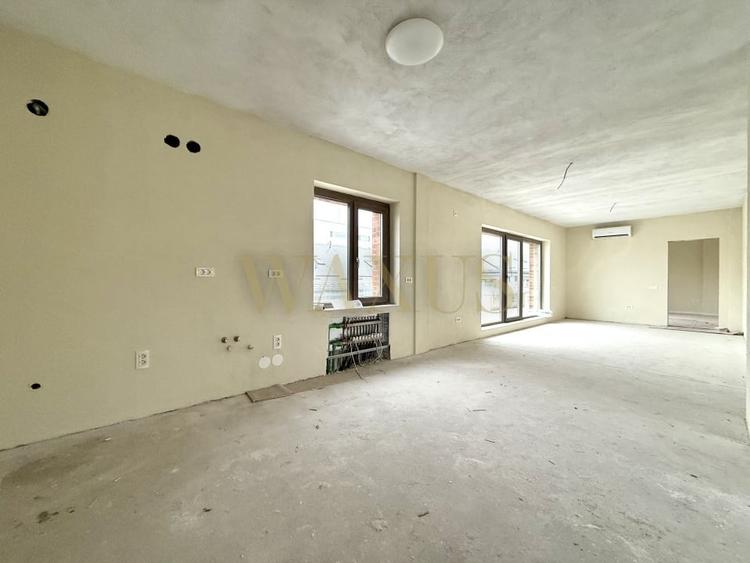 Apartament cu 3 camere semidecomandat în Borhanci