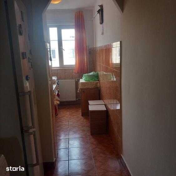 Apartament cu 2 camere semidecomandat în Malu Roșu