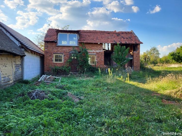 Casă cu 4 camere în Peștere
