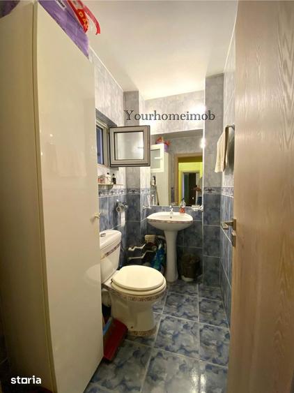 Apartament cu 4 camere semidecomandat în Calea București