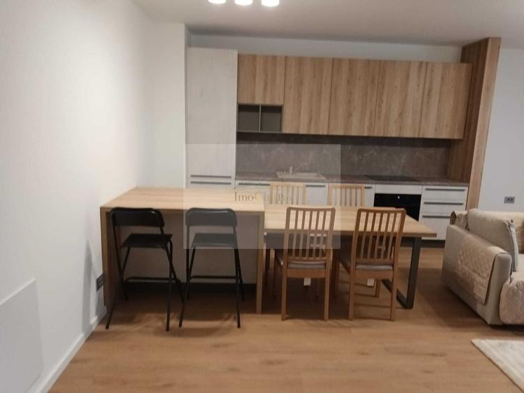Apartament cu 2 camere semidecomandat, mobilat în Semicentral