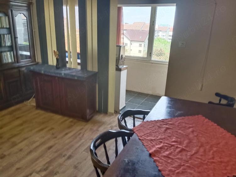 Apartament cu 3 camere decomandat în Lenauheim