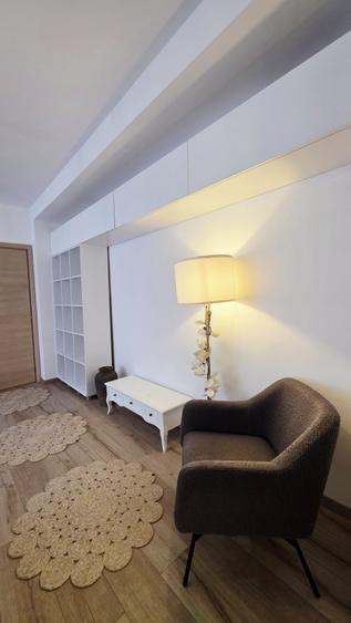 Apartament cu 2 camere semidecomandat, mobilat în Băneasa