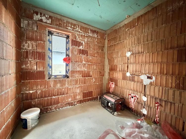 Casă individuală cu 4 camere cu Teren 533 Mp în Sânmihaiu Român