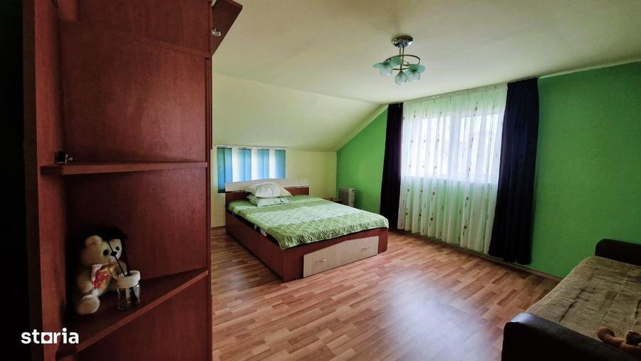 Casă cu 4 camere cu Teren 1500 Mp în Turia