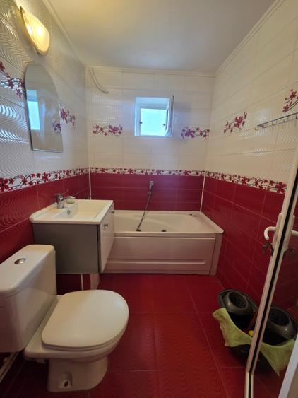 Apartament cu 3 camere decomandat în Radu Negru