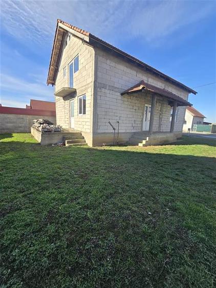 Casă cu 4 camere cu Teren 300 Mp în Palota