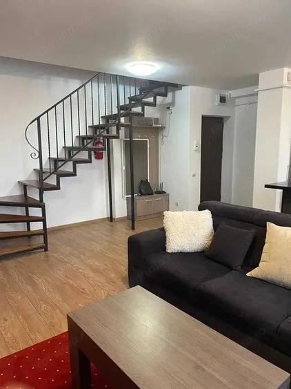 Apartament cu 5 camere decomandat în 7 Noiembrie