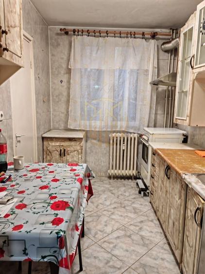 Apartament cu 3 camere decomandat în Rahova
