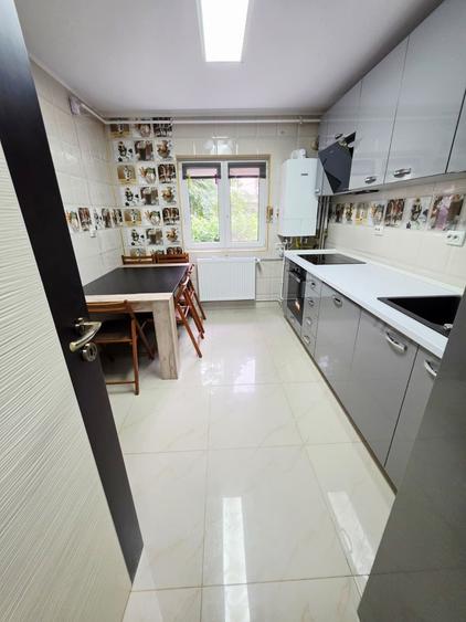 Apartament 3 camere de inchiriat, 9 Mai, 2 bai, beci - 1