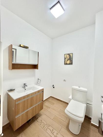 Duplex cu 8 camere cu Canalizare în Iancu Nicolae