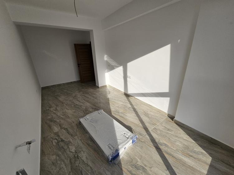 Apartament cu 3 camere decomandat în Vitan