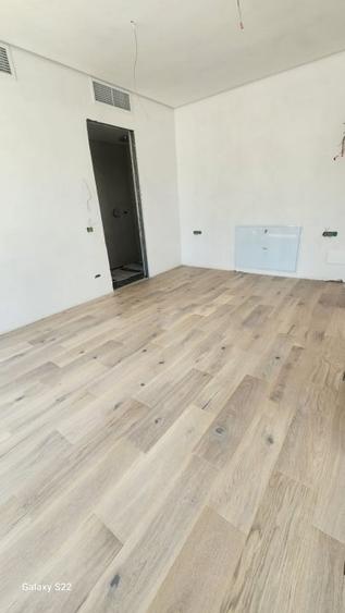 Casă individuală cu 7 camere cu Canalizare în Voluntari