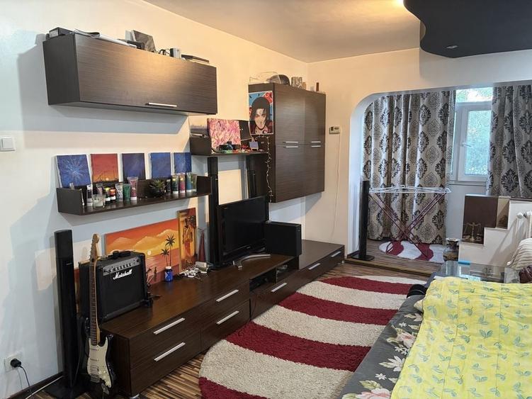 Apartament cu 2 camere decomandat în Exterior Vest