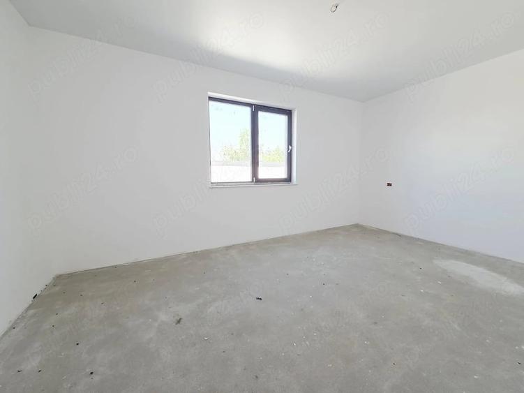 Casă cu Teren 450 Mp în Costi