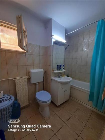 Apartament cu 3 camere decomandat în Malu Roșu