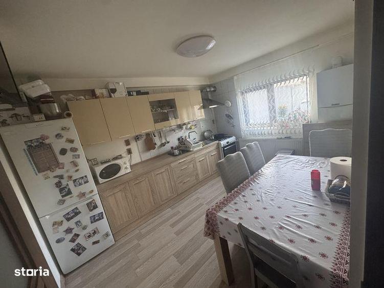 Casă cu 4 camere cu Teren 110 Mp în Central