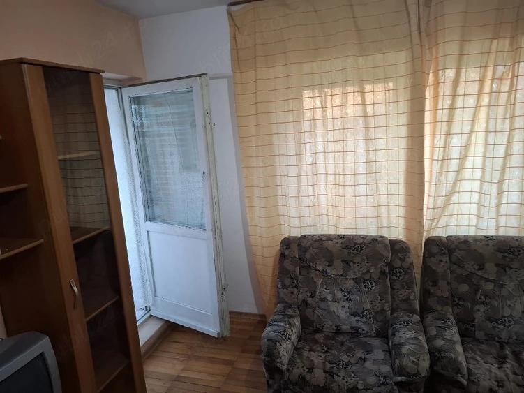 Dau in chirie garsoniera Oradea, str. Sfantul Apostol Andrei - 1