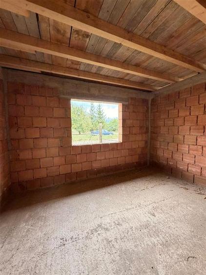 Casă individuală cu 4 camere cu Teren 500 Mp în Bod