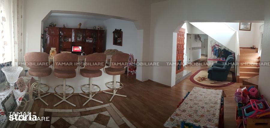 Casă cu 6 camere cu Teren 580 Mp în 6 Vânători