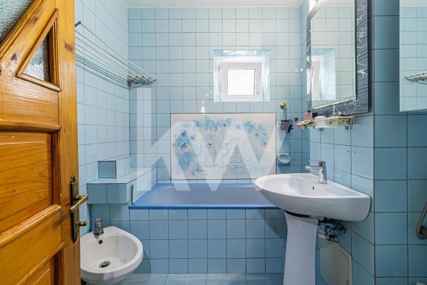 Apartament cu 4 camere decomandat în Răcădău
