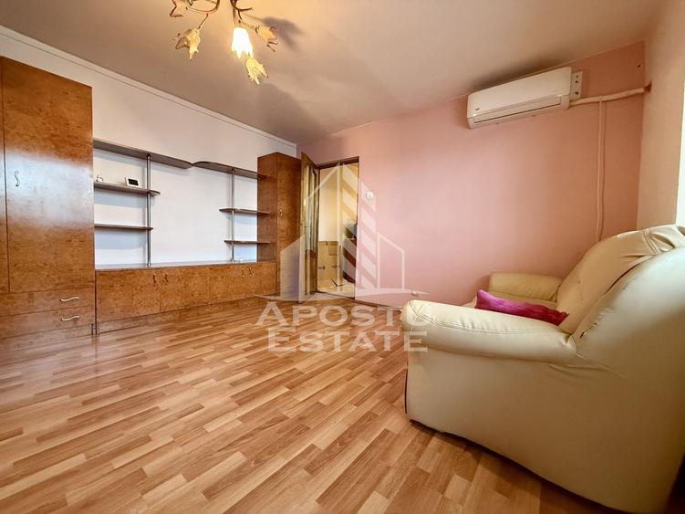 Apartament cu 2 camere semidecomandat, mobilat în Freidorf
