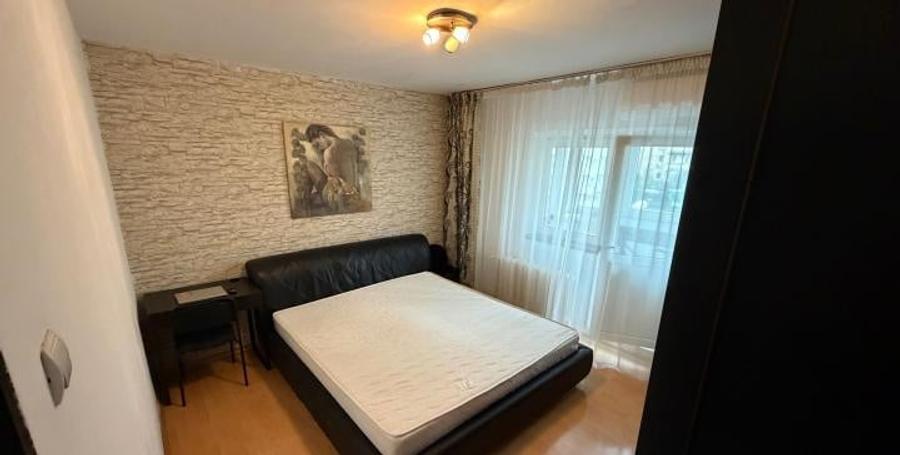 Apartament cu 3 camere decomandat, mobilat în Vitan Mall