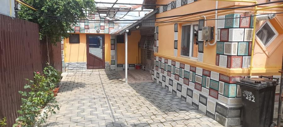 Casă individuală cu 6 camere cu Canalizare în Bechinești