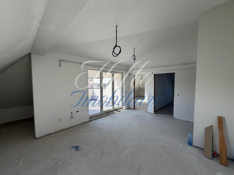 Apartament cu 3 camere decomandat în Florești