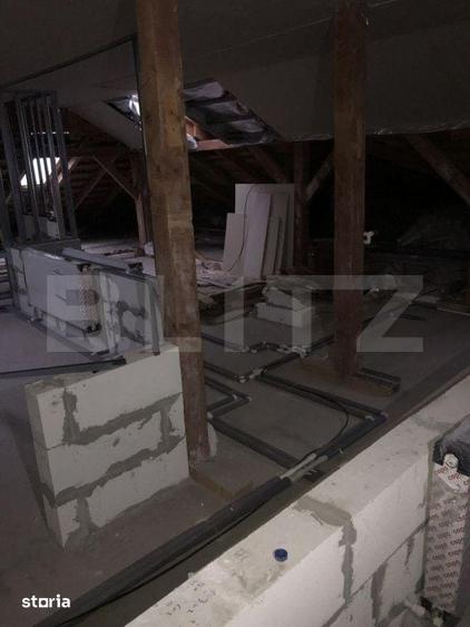 Apartament cu 5 camere în Cetate