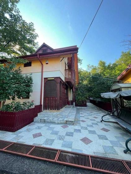 Casă cu 4 camere în Central