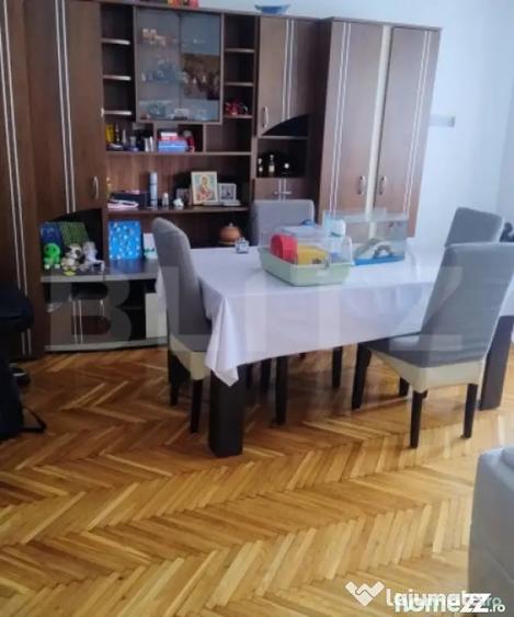 Apartament cu 3 camere decomandat în Central