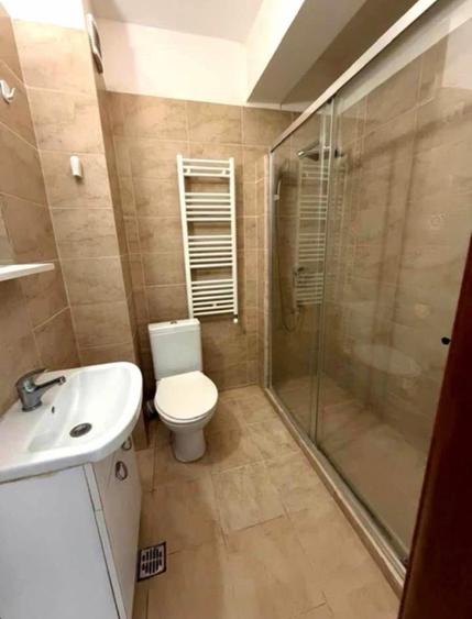 Apartament cu 3 camere decomandat în Km 4-5