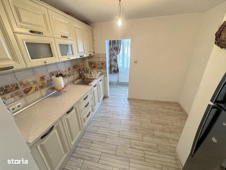 Apartament cu 2 camere decomandat în Km 5