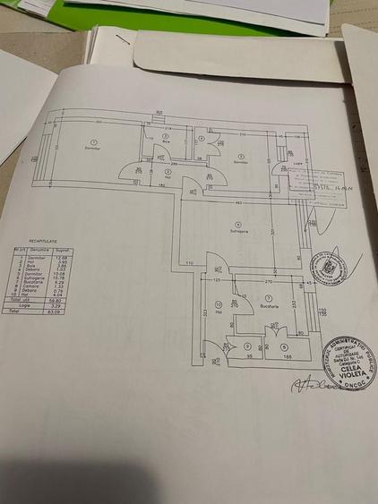Apartament cu 3 camere semidecomandat în Exterior Vest
