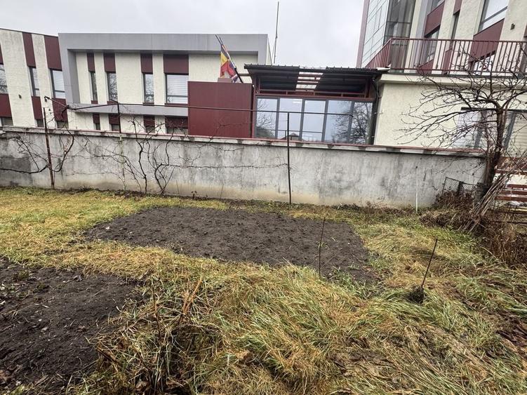 Casă cu 2 camere în Central