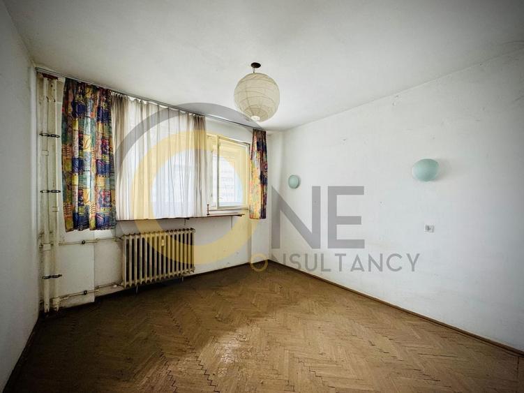 Apartament cu 3 camere semidecomandat în Pantelimon
