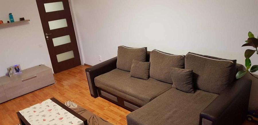 Apartament cu 2 camere semidecomandat în Craiovița Nouă