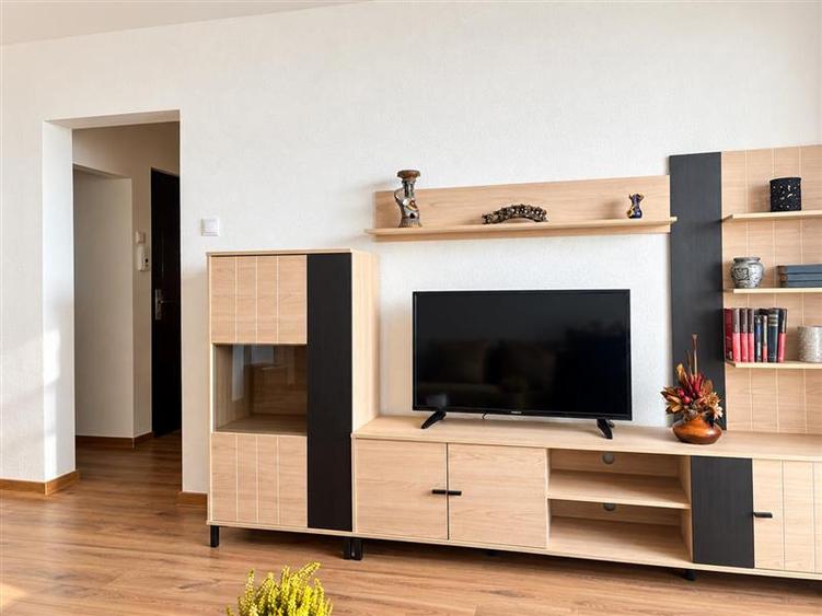 Apartament cu 2 camere decomandat, mobilat în Centrul Civic